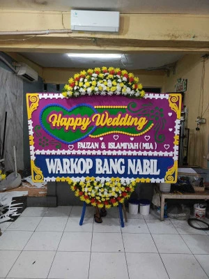 Papan Bunga di Panunggangan